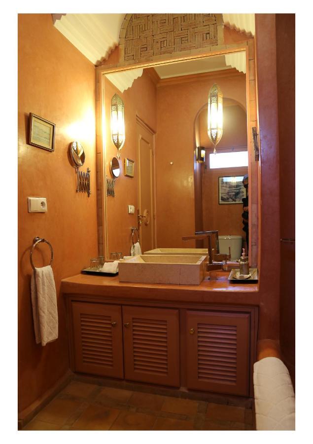 Room 5,918245056:JPEG